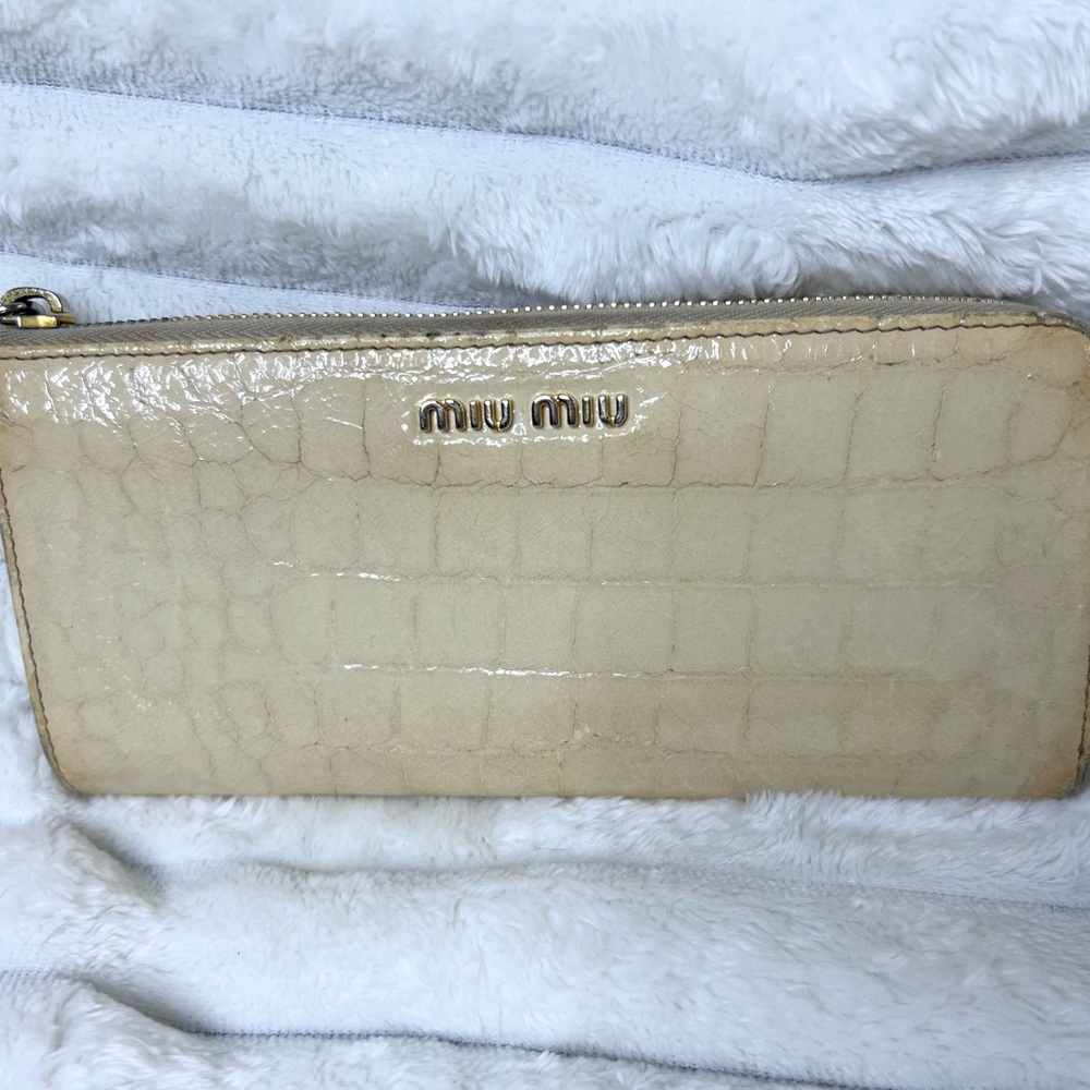 Miu Miu Cream Croc-Embossed Patent Leather Zip Wallet